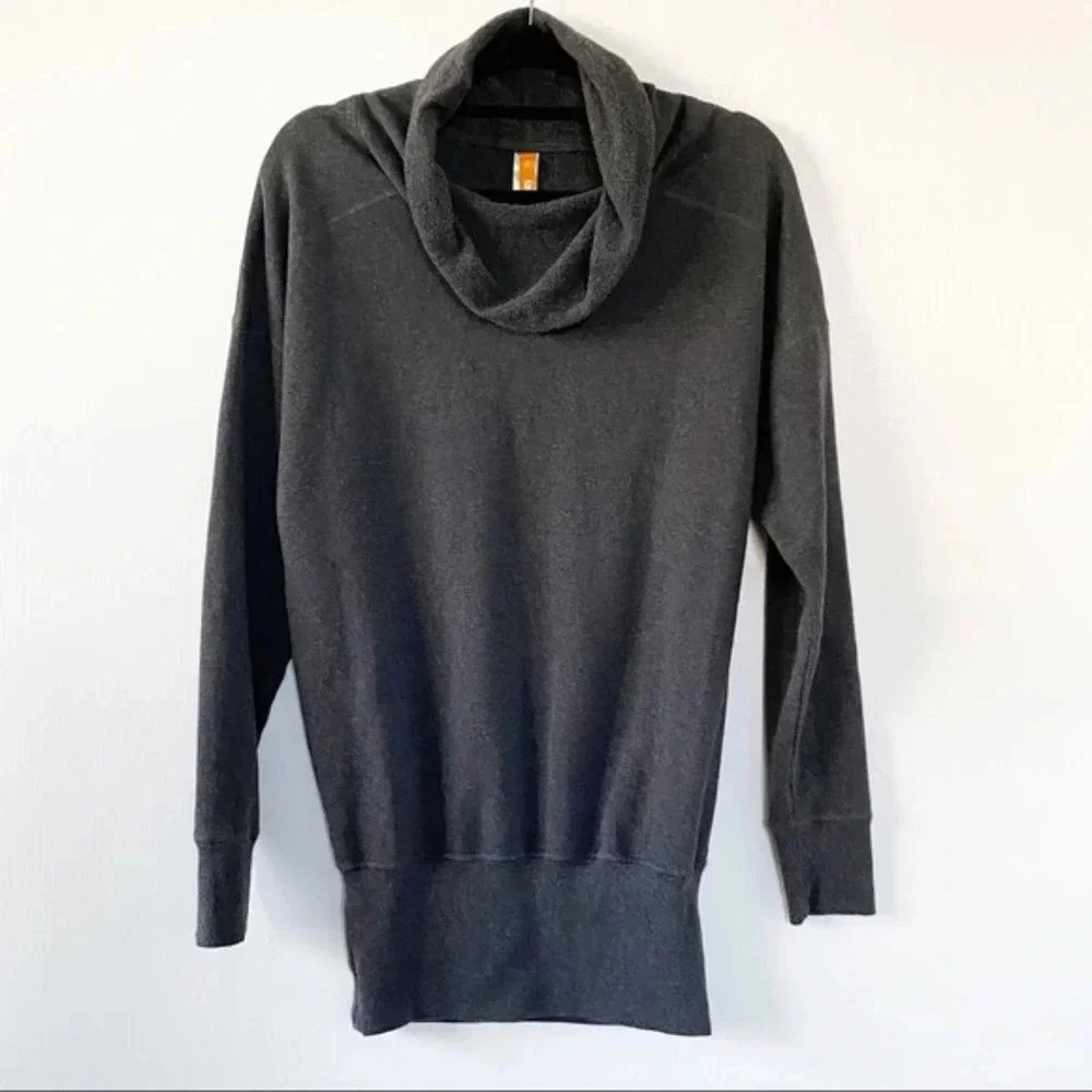 Lucy Gray‎ Oversized Cowlneck Sweatshirt - Small